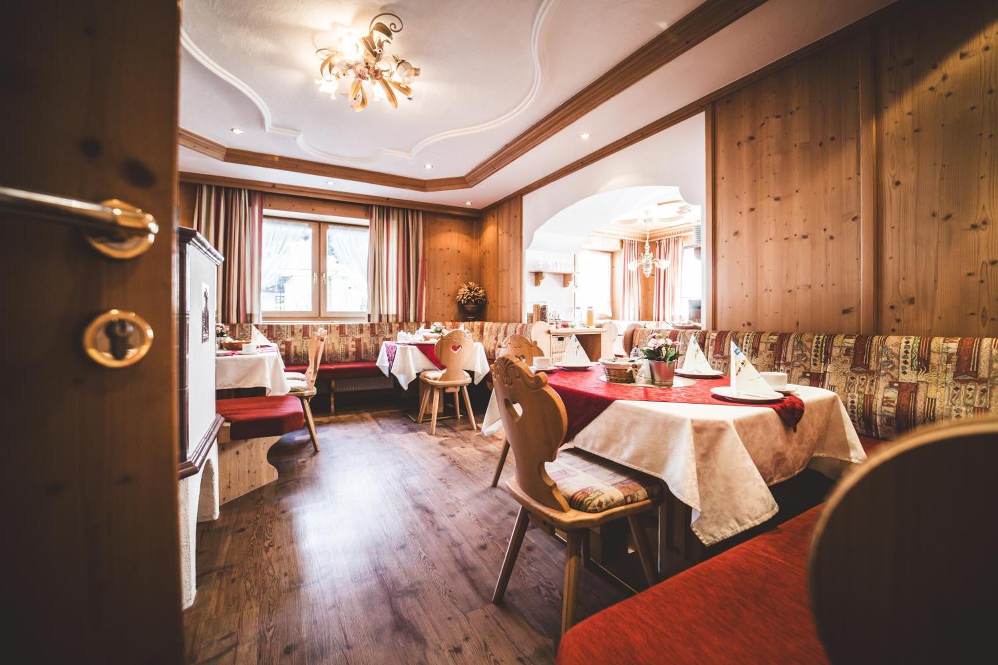 Pension Sonnenheim シェーンベルク・イム・シュトゥーバイタール エクステリア 写真
