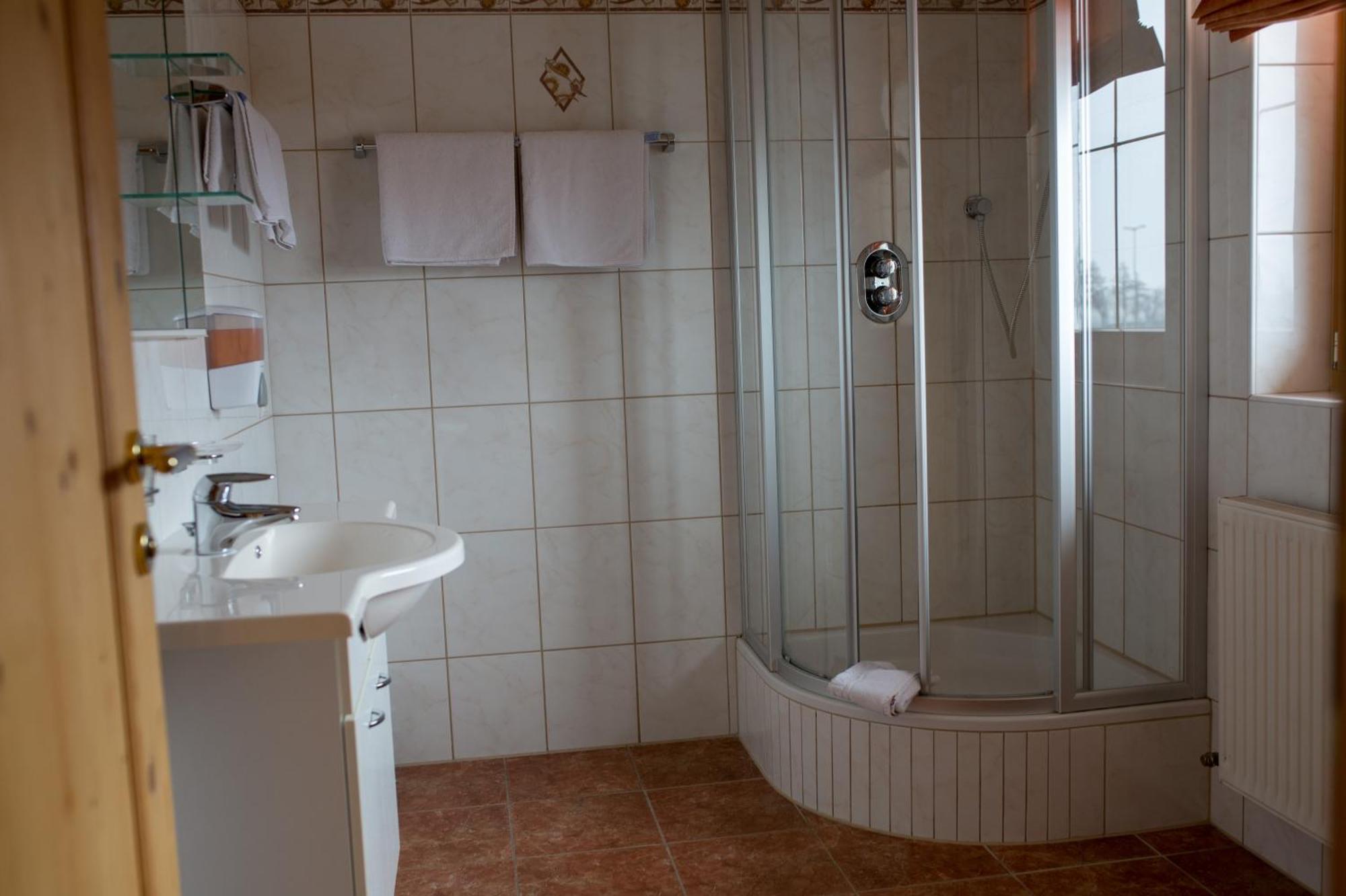 Pension Sonnenheim シェーンベルク・イム・シュトゥーバイタール 部屋 写真